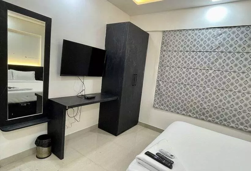 Staybird   Silver Oak, An Apartment Hotel, Kharadi
