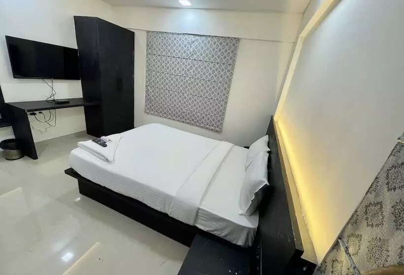 Staybird   Silver Oak, An Apartment Hotel, Kharadi