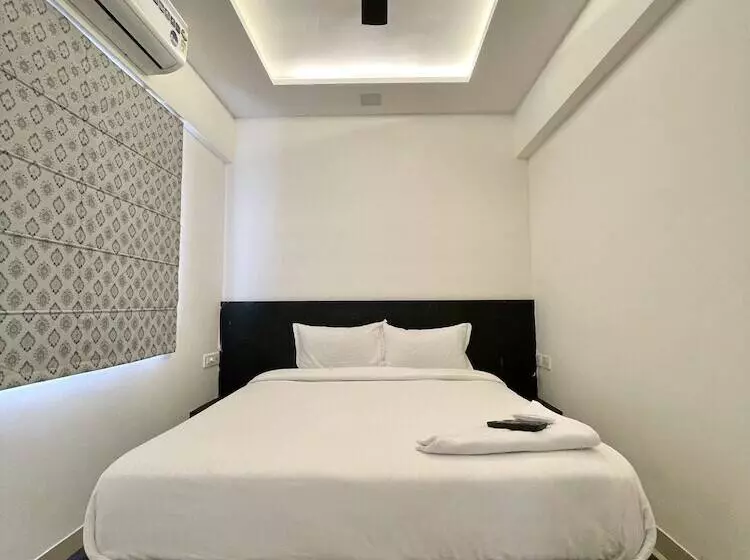 Staybird   Silver Oak, An Apartment Hotel, Kharadi