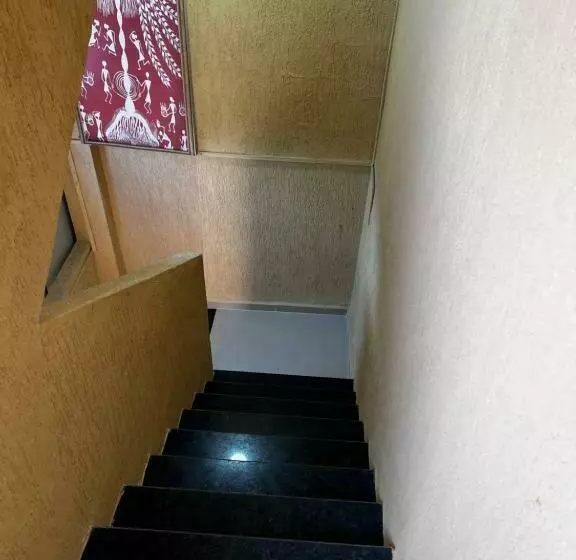 پانسیون Meet Inn