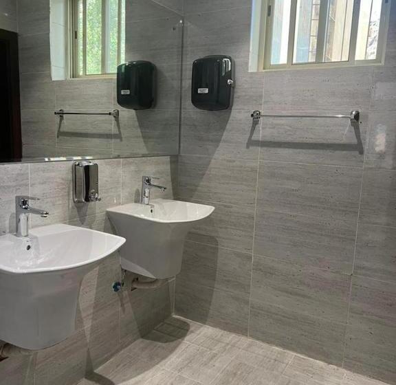 فندق بياك أوتيل الروضة