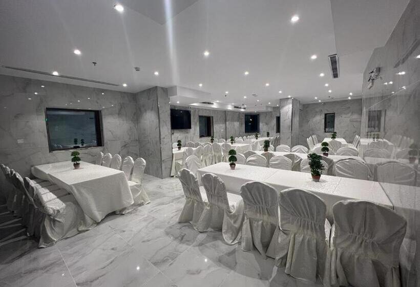 فندق بياك أوتيل الروضة