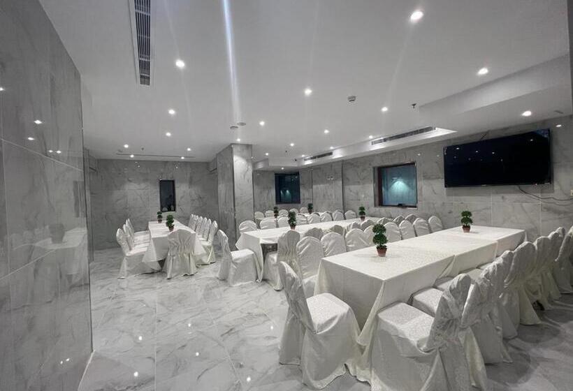 فندق بياك أوتيل الروضة