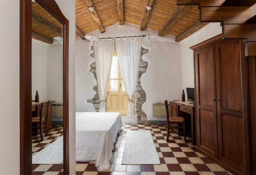 Общежитие Locanda Di Corte