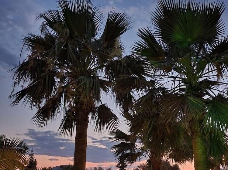 호텔 Carrington Suites