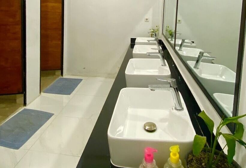 בית מלון כפרי Komodo Indah