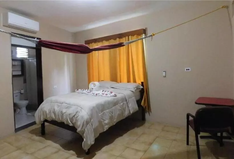 پانسیون Arnold S Guest House