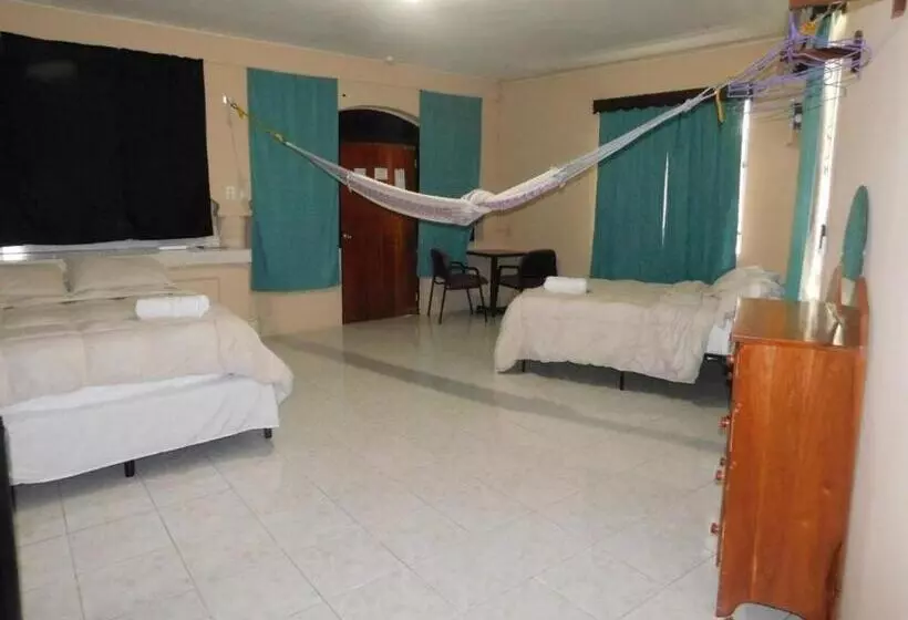 پانسیون Arnold S Guest House