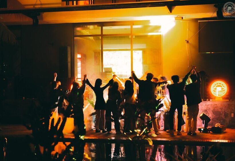 Republic Hostel Cat Ba