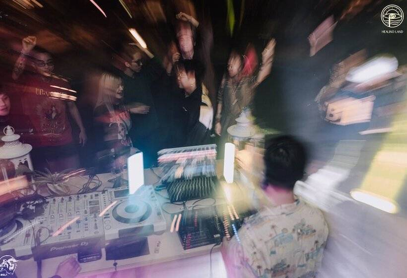 Republic Hostel Cat Ba