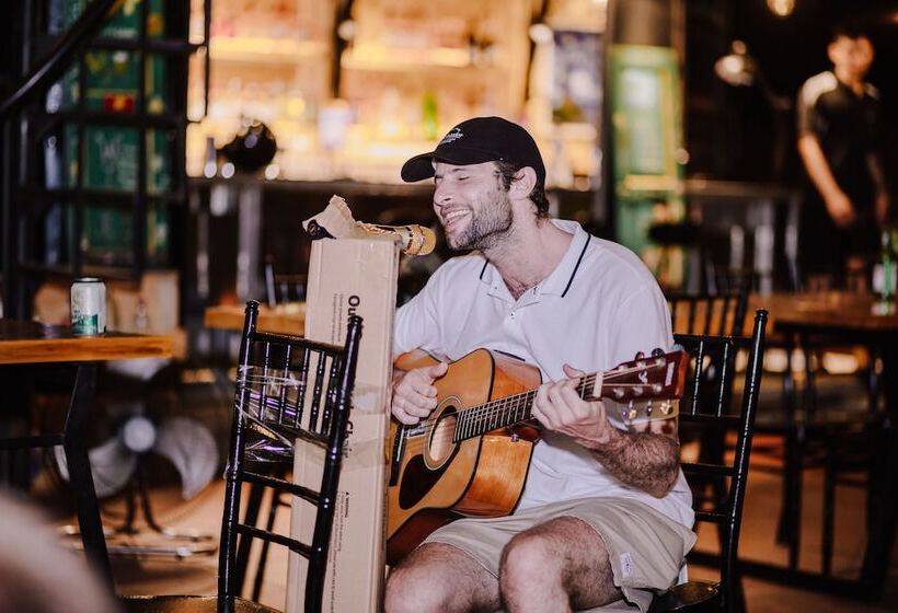 Republic Hostel Cat Ba