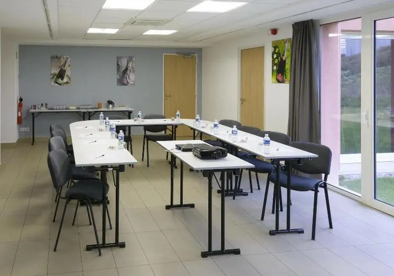 Brit Hotel Reims Croix Blandin