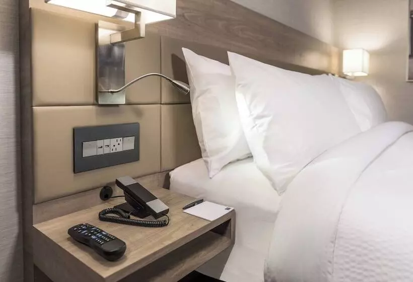 Ac Hotel By Marriott Boston North