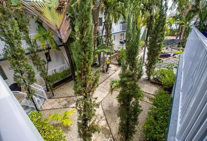 호텔 Beachside All Suites