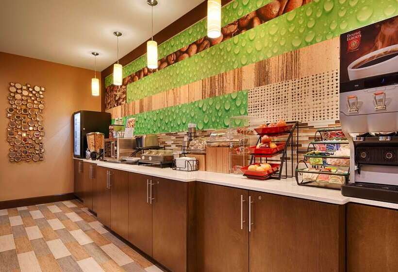 בית מלון כפרי Best Western Plus Flatonia Inn