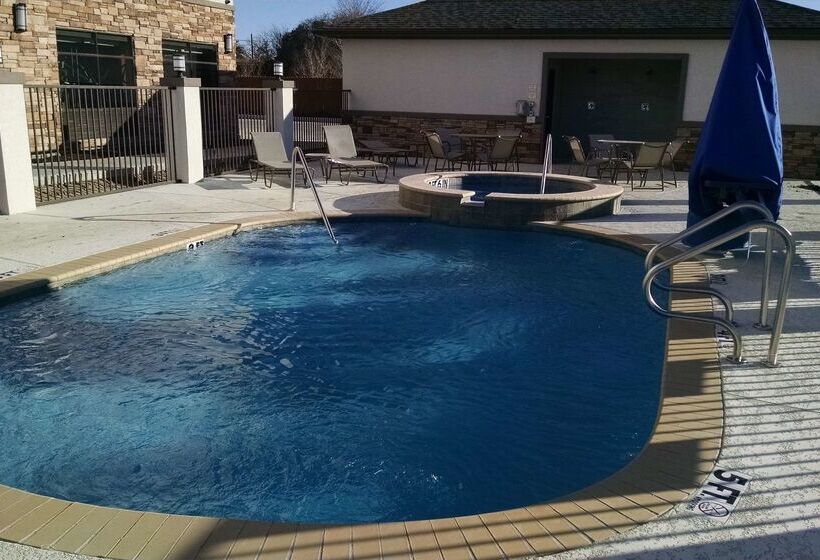 בית מלון כפרי Best Western Plus Flatonia Inn