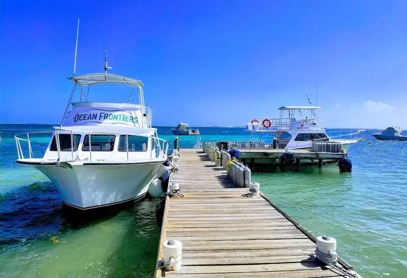 هتل Compass Point Dive Resort