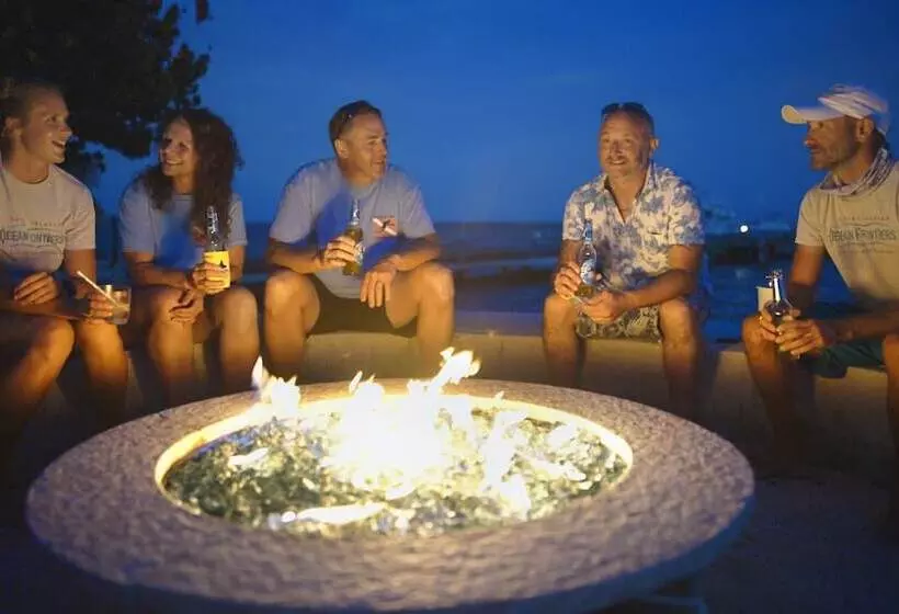 هتل Compass Point Dive Resort