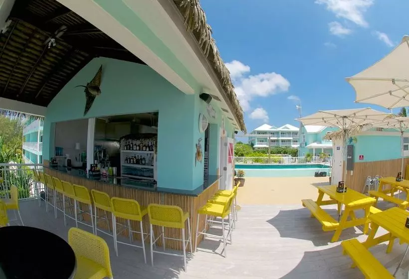 هتل Compass Point Dive Resort