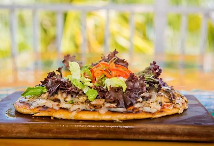 هتل Compass Point Dive Resort