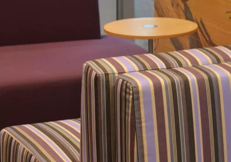Hotelli Courtyard By Marriott Santiago Las Condes