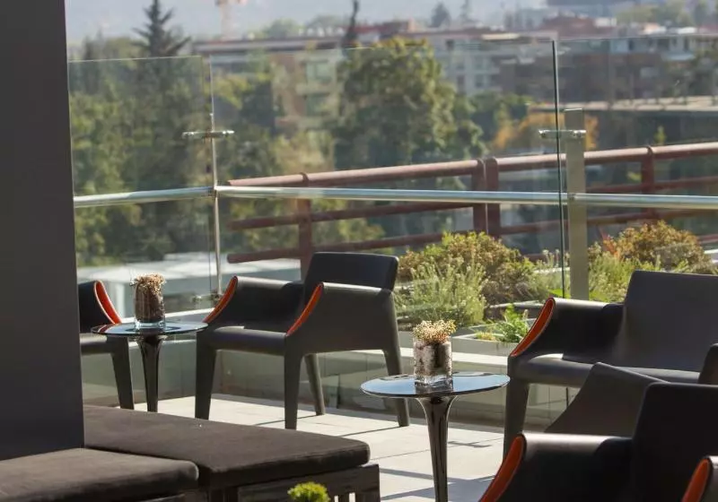 Hotelli Courtyard By Marriott Santiago Las Condes