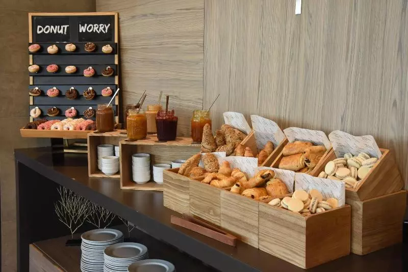 Hotelli Courtyard By Marriott Santiago Las Condes