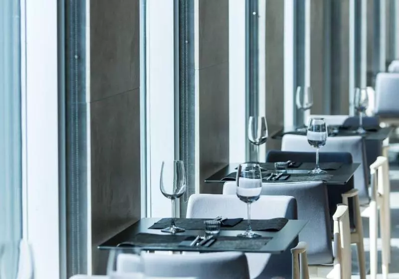Hotelli Courtyard By Marriott Santiago Las Condes