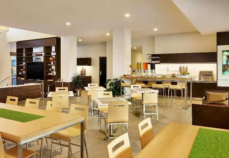 هتل Element Fargo