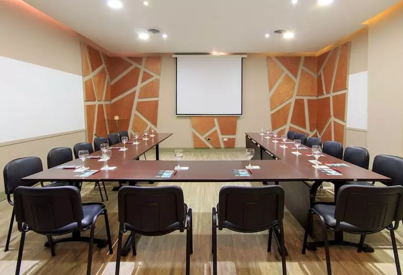 ホテル Factory Green Bogotá