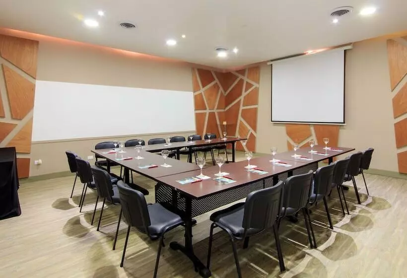 ホテル Factory Green Bogotá