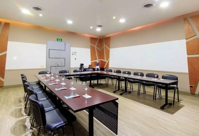 ホテル Factory Green Bogotá