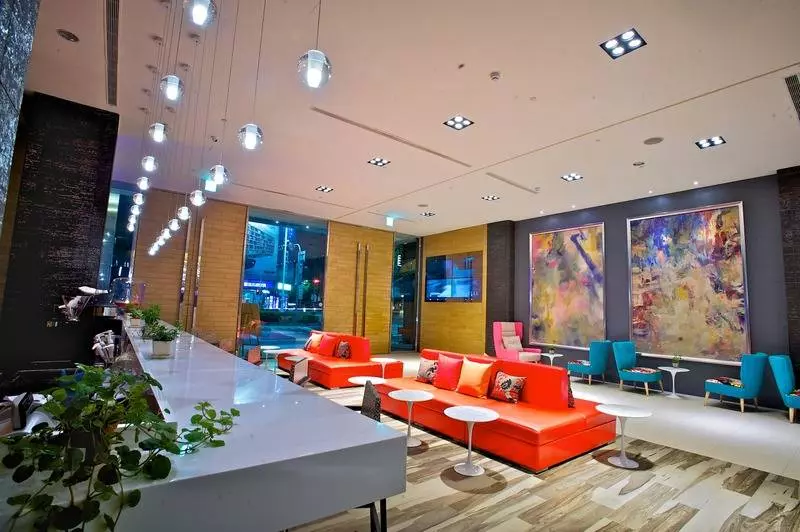Fx Hotel Kaohsiung Zhonghua Road Branch