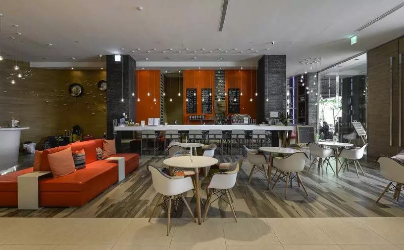 Fx Hotel Kaohsiung Zhonghua Road Branch