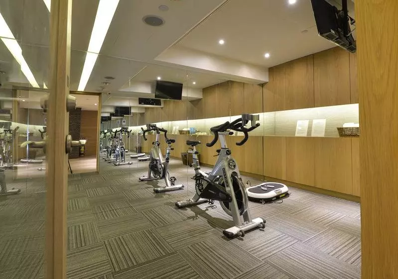 Fx Hotel Kaohsiung Zhonghua Road Branch