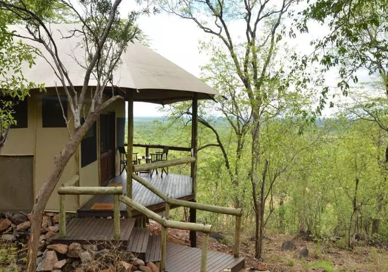 هتل Ghoha Hills Savuti Lodge