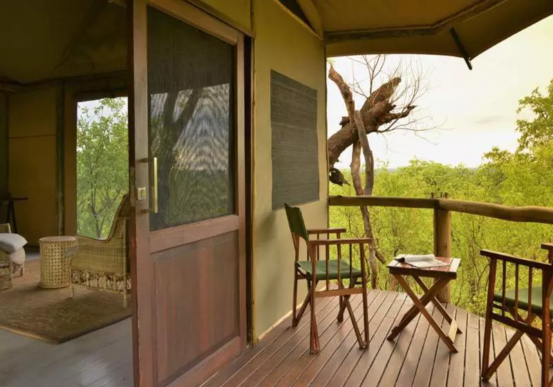 هتل Ghoha Hills Savuti Lodge