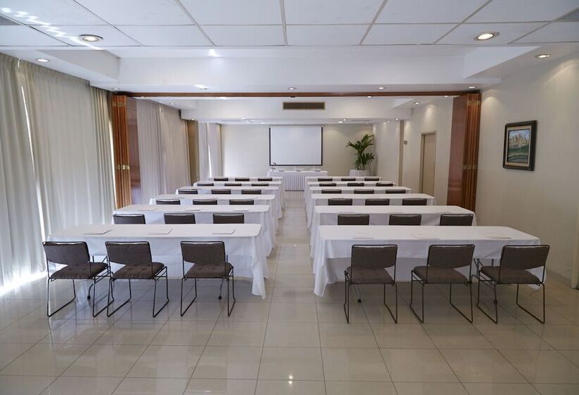 هتل Meson Del Valle