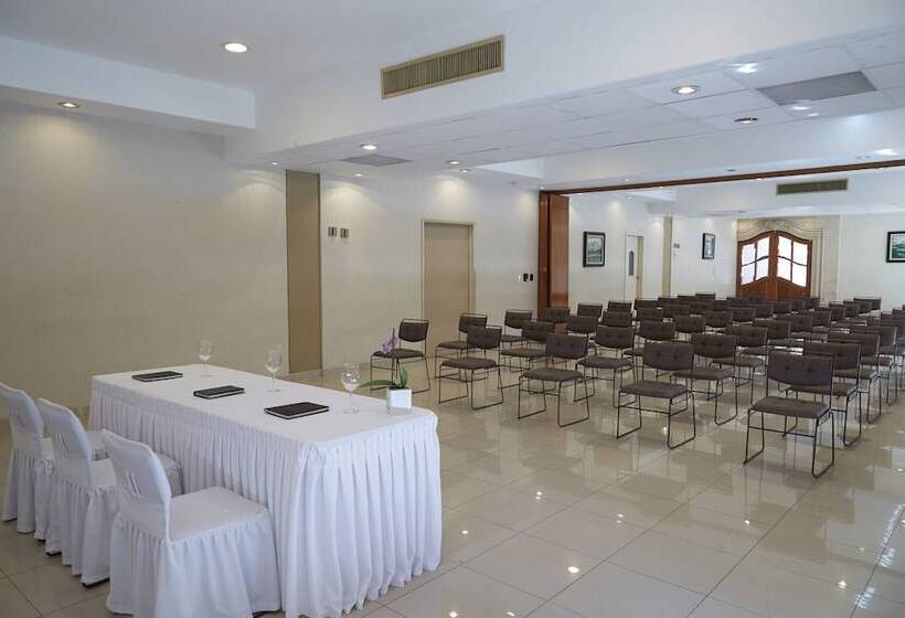 هتل Meson Del Valle