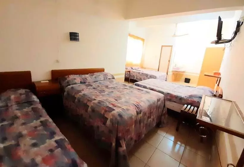 فندق Morales Inn