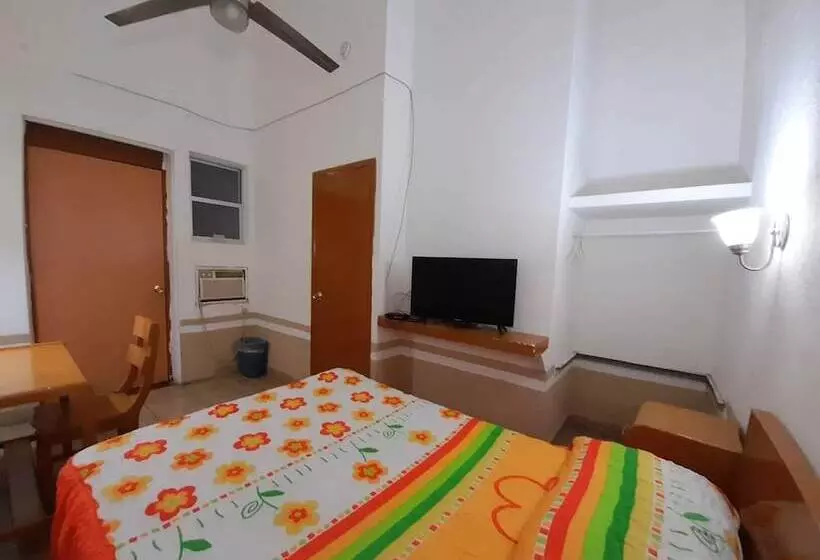 فندق Morales Inn