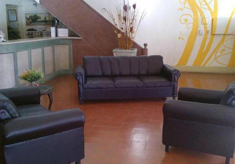 ホテル Morales Inn