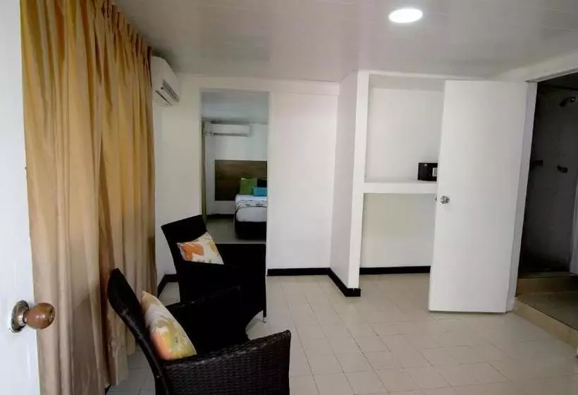 هتل On Vacation Sea Horse