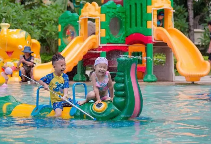 בית מלון כפרי Pullman Resort Xishuangbanna