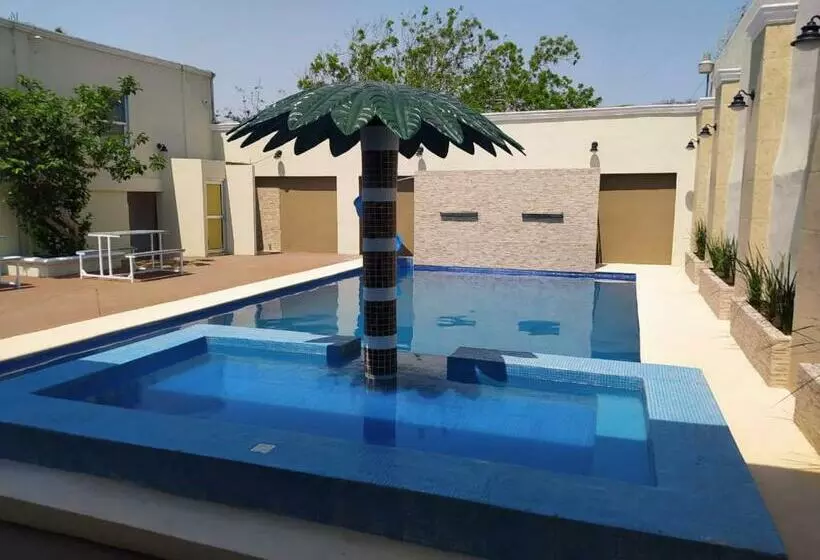 Hotelli Posada Del Rey