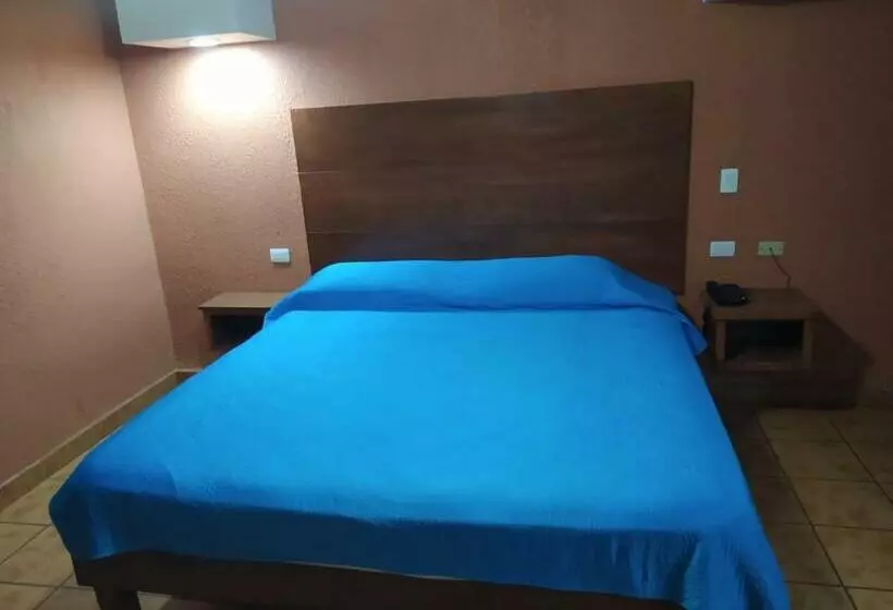 Hotelli Posada Del Rey