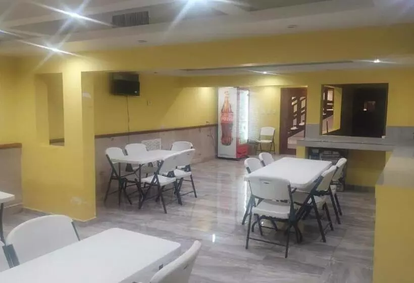 Hotelli Posada Del Rey