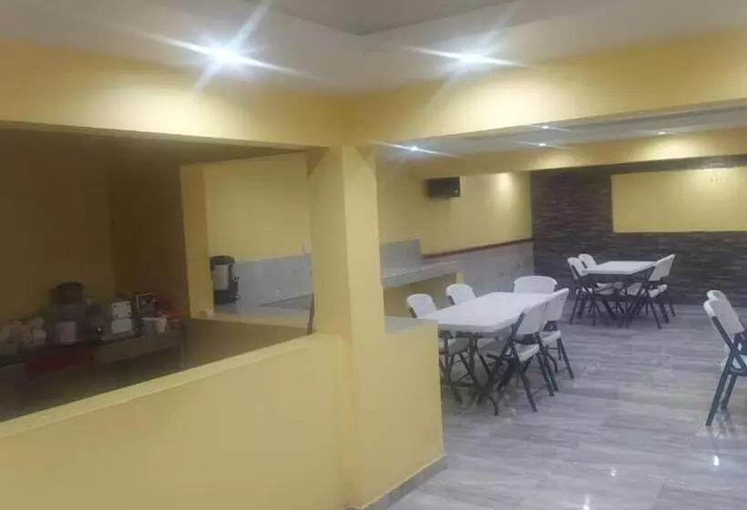 Hotelli Posada Del Rey