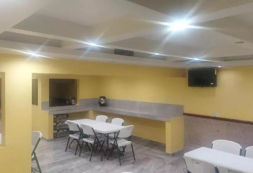 Hotelli Posada Del Rey