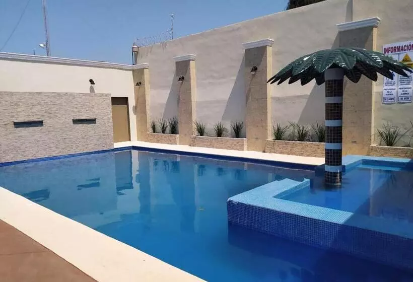 Hotelli Posada Del Rey